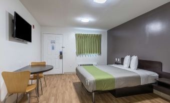 Studio 6 Savannah, GA