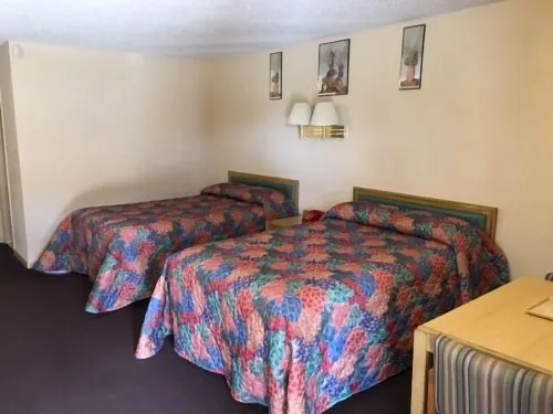 Colonade Motel Hotel a East Windsor