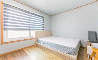 Tongyeong Saryangdo Dongseong Happy House Pension