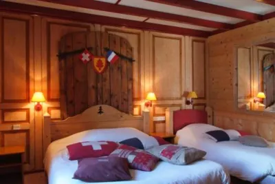Logis hôtel Arbez Franco Suisse Hotel dekat Base Nautique du Lac des Rousses
