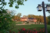 Inn at Hermannhof Hotels near The French Bee