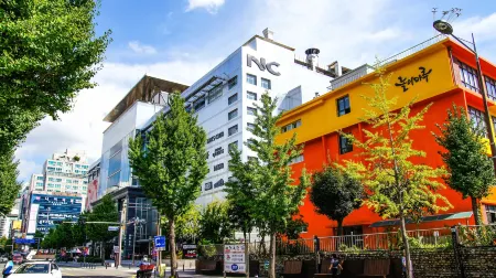 Angel Hotel Отели рядом с достопримечательностью «Сомён»