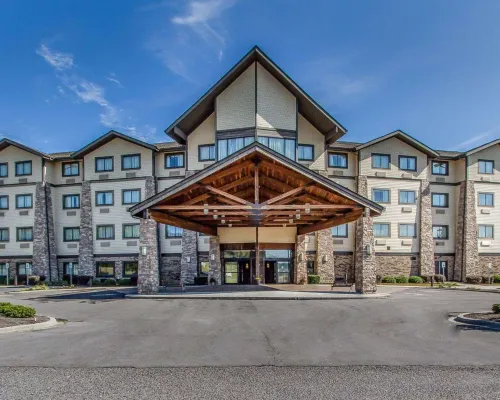 Comfort Inn & Suites Near Lake Guntersville Hotels in Scottsboro