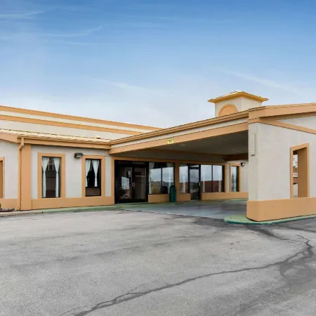 Quality Inn & Suites Bloomington University Area