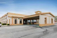Quality Inn & Suites Bloomington University Area - 2-Star
