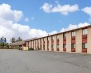 Quality Inn Macomb Near University Area Hotels near Greenhouse