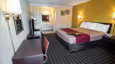 Super 8 by Wyndham Albuquerque Downtown