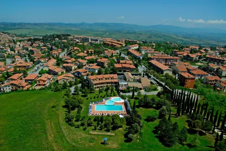 Hotel Palazzuolo Отели рядом с достопримечательностью «Val d'Orcia»