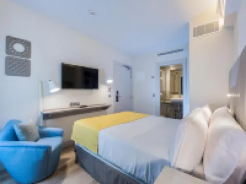 Catalonia Granada Hotels in Granada