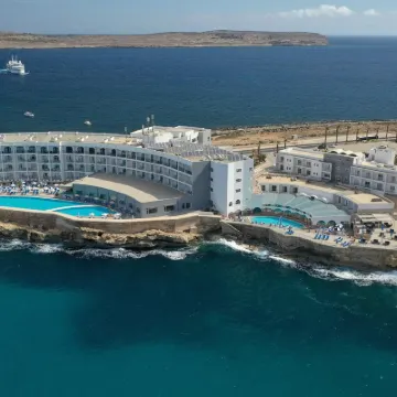 Paradise Bay Resort Hotels near Ghadira Bay