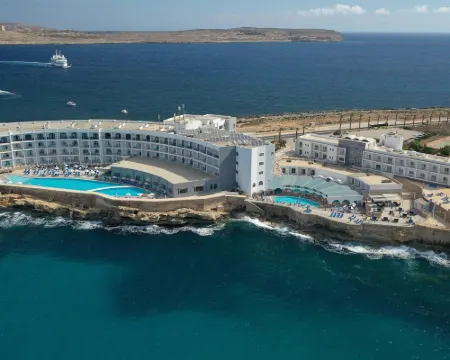 Paradise Bay Resort Hotels in Mellieha
