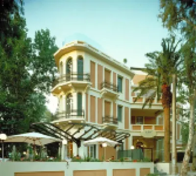 克法拉利套房酒店