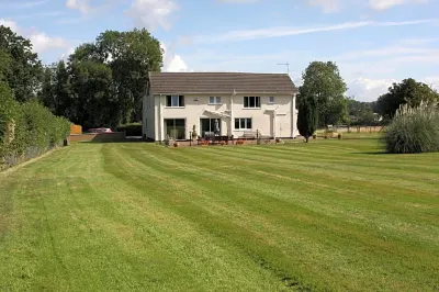 Broadwell Guest House Hotels in Balsall Common