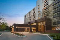 DoubleTree by Hilton St. Paul East - parking