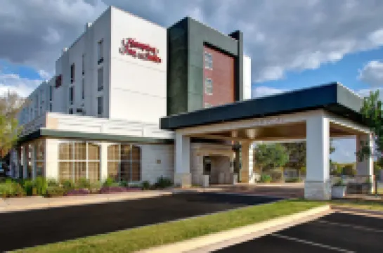 Hampton Inn & Suites Austin-Airport