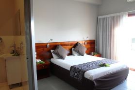 Smugglers Cove Beach Resort & Hotel