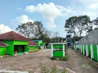 Hotel Bukit Sentabi Penembahen فنادق في Deli Serdang Regency
