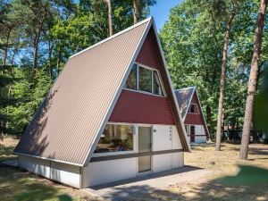 Restyled Bungalow with Dishwasher, in Natural Surroundings