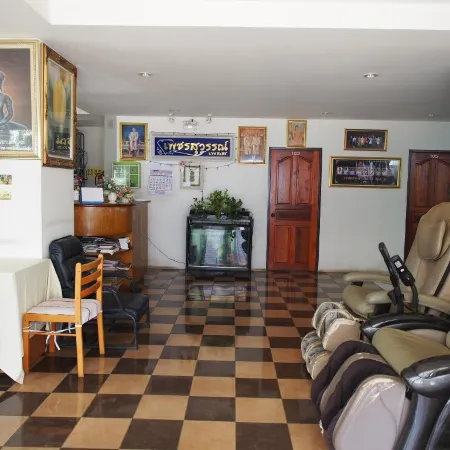 Phetsuwan Hotel