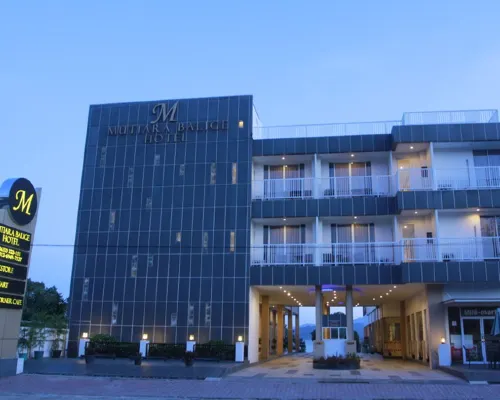Mutiara Balige Hotel Hotels in Balige