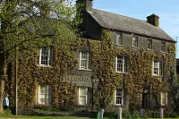 Avalon House Hotel Hotels near Fountain of the Second Viscount De Vesci