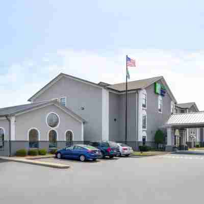 Holiday Inn Express & Suites North Little Rock Hotel Exterior