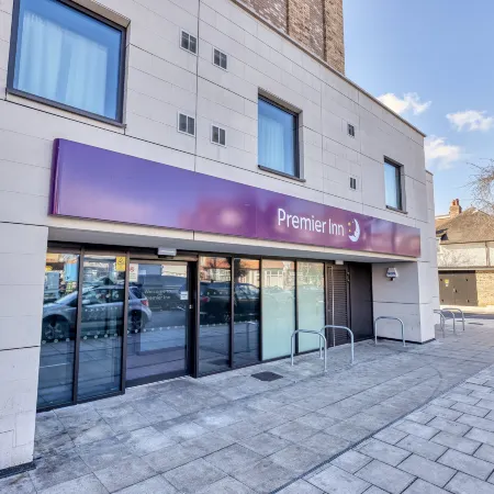 Premier Inn London Tooting Отели рядом с достопримечательностью «Железнодорожный вокзал Норбери»