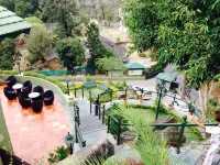 The Colonial Manek Manor