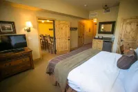 Amazing Mountain Views and Full Kitchen Hotels near Lucky Brand