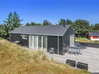 "Manni" - 800m from the Sea