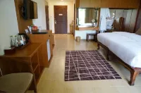 Country Lake View Hotel فنادق في سوفان بوري