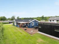 "Roar" - 500m from the Sea Hotels in Egernsund