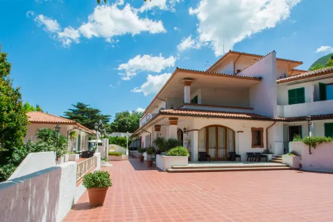 Seebay Hotel
