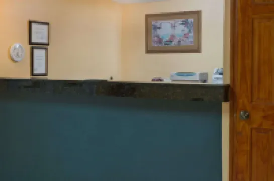 슈퍼 8 바이 윈덤 치플리