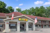 Super 8 by Wyndham Niagara Falls North Hotels near White Water Walk