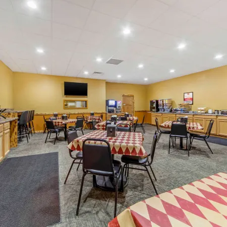 Econo Lodge Inn & Suites Brookings
