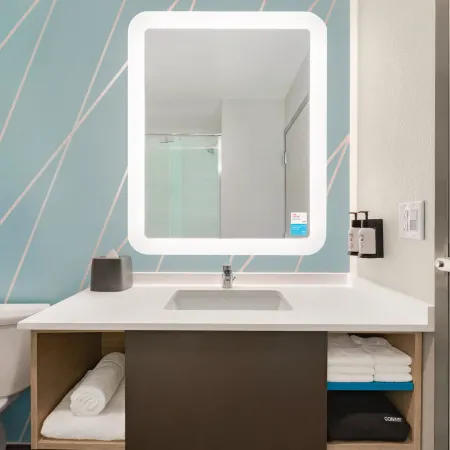 avid hotel TULSA HILLS by IHG