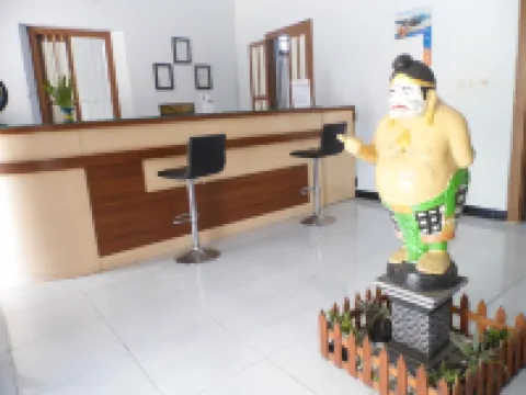 Ilhami Hotel Nglegok Hotéis em Blitar Regency