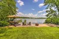 Year-Round Waterfront Getaway Lake Access and Dock!