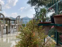 Zu-Zu Hostels