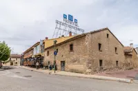 Hostal - Restaurante la Buena Villa by Vivere Stays