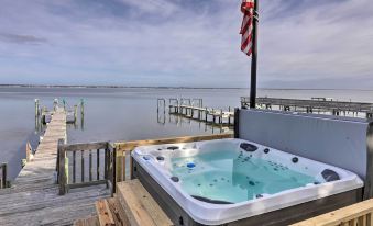 Waterfront Emerald Isle Home w/ Dock Access!