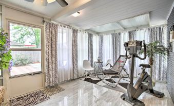 11 Mi to Nola: Westwego Home w/ Sunroom!