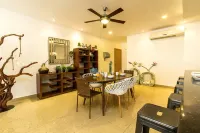 Breathtaking 2 Bedroom, Private Terrace BBQ