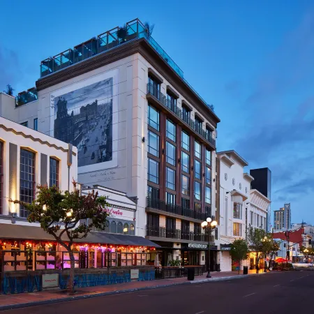 AC Hotel San Diego Downtown Gaslamp Quarter Отели рядом с достопримечательностью «Квартал газовых фонарей»