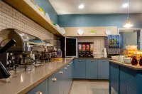 Country Inn & Suites by Radisson, Tuscaloosa, AL - breakfast