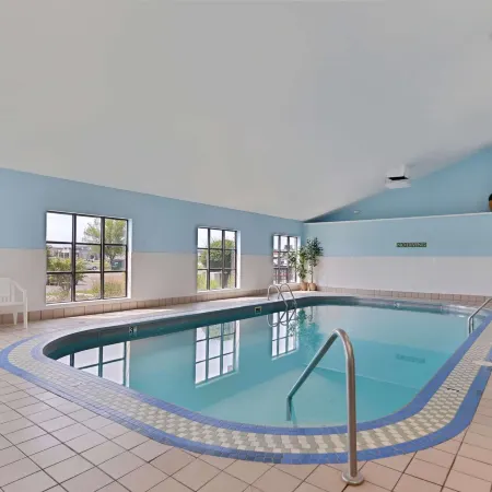 Country Inn & Suites by Radisson, Fargo, ND