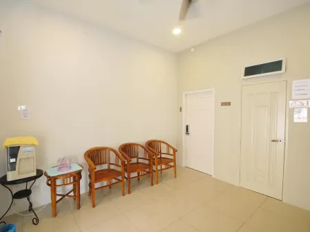 Mayton Residence Отели рядом с достопримечательностью «Таман Рекриси Тасайк Чатин Ментакаб»