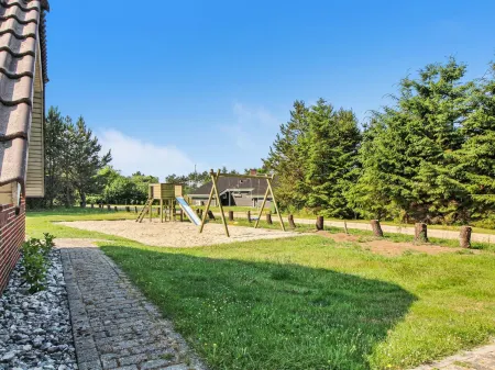 "Joona" - 12km from the Sea Отели в г. Варде