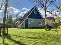 6Pers. House with a Private Terrace and Garden by the Lauwersmeer